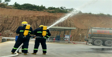 广西华砻树脂有限公司重大危险源消防演练行动圆满完成